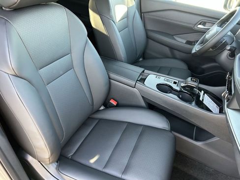 New 2026 Nissan Rogue SV image 10