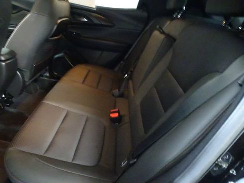 Used 2023 Chevrolet TrailBlazer RS w/ Sun and Liftgate Package AWD/4WD image 4