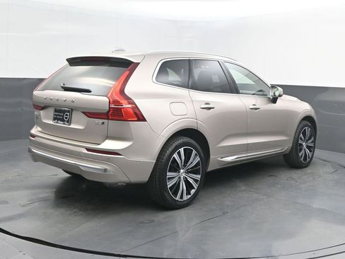 Certified 2023 Volvo XC60 B5 Plus AWD/4WD image 7
