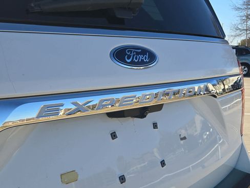 Used 2021 Ford Expedition XLT image 12