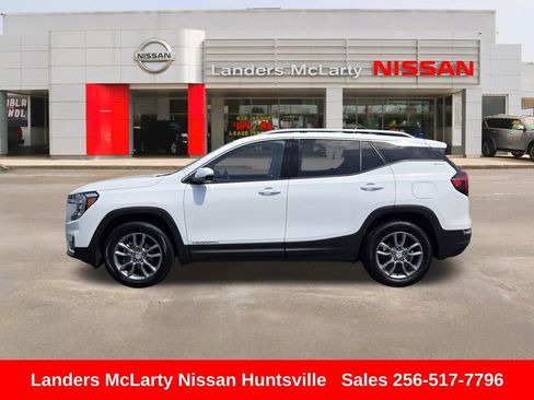 Used 2024 GMC Terrain SLT AWD/4WD image 8