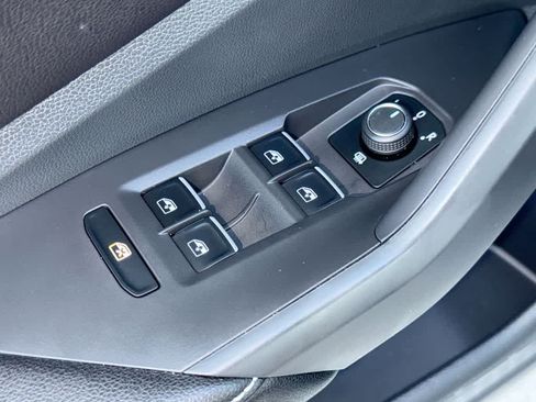 Used 2026 Volkswagen Jetta Sport FWD image 21