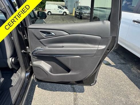 Used 2025 Chevrolet Traverse LT w/ LPO, Floor Liner Package FWD image 24