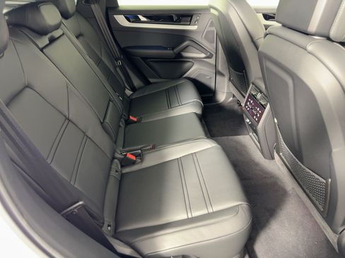 Certified 2026 Porsche Cayenne E-Hybrid Coupe AWD/4WD image 29