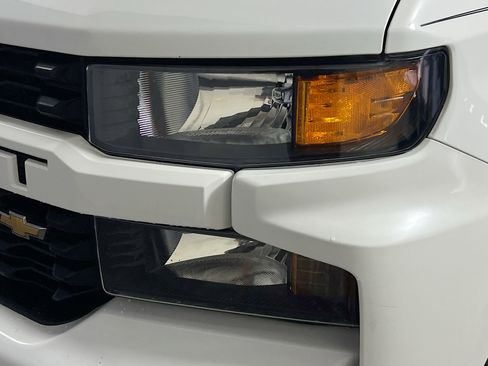 Used 2020 Chevrolet Silverado 1500 Custom w/ Custom Value Package image 11