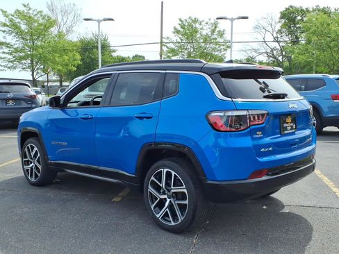 Used 2025 Jeep Compass Limited w/ Elite Group AWD/4WD image 9