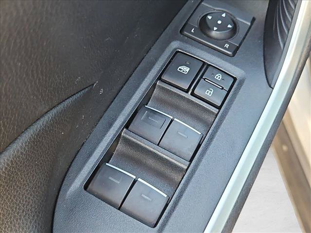 Used 2025 Toyota RAV4 XLE AWD/4WD image 11