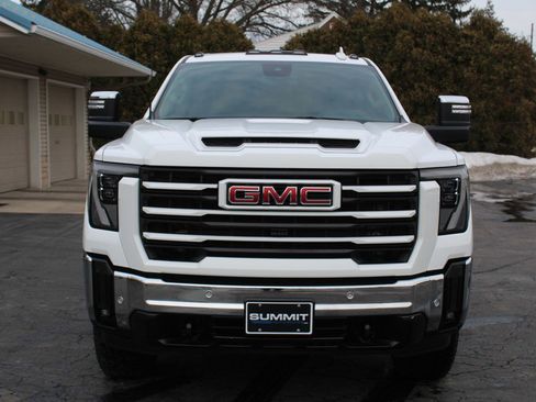 Used 2024 GMC Sierra 2500 SLT w/ SLT Convenience Package image 11
