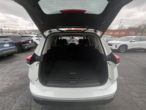 Used 2025 Nissan Rogue SV image 31