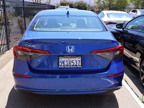 Used 2024 Honda Civic EX image 3