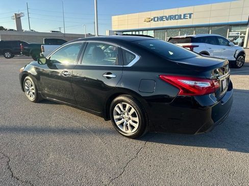 Used 2017 Nissan Altima 2.5 S w/ Power Driver Seat Package FWD image 3