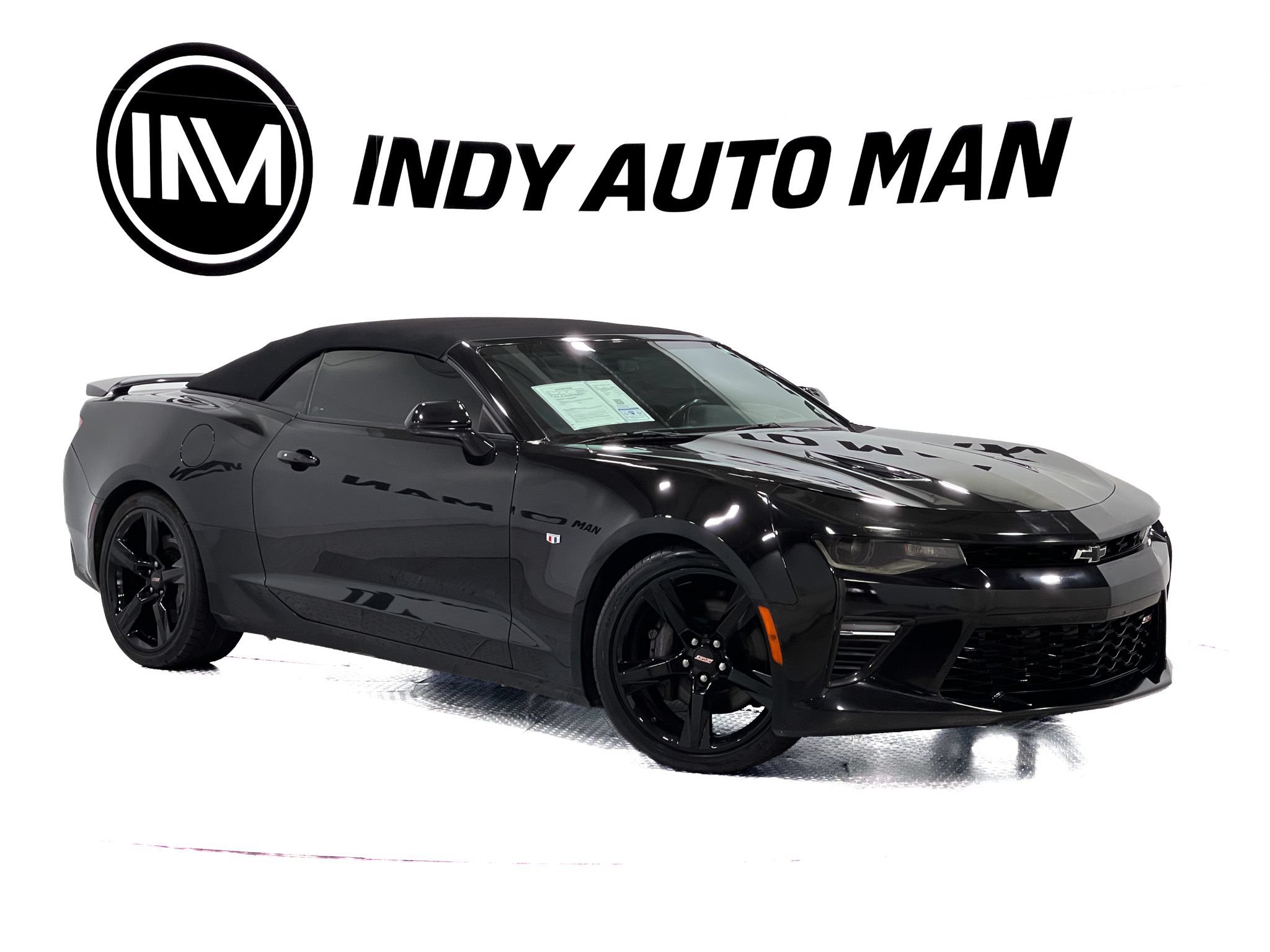 Used 2018 Chevrolet Camaro SS RWD image 2