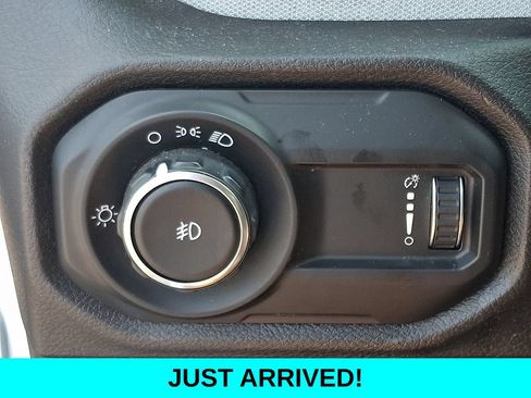 Used 2025 Jeep Wrangler Unlimited Sport AWD/4WD image 25