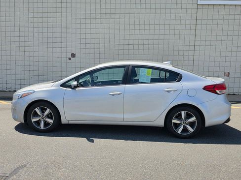 Used 2018 Kia Forte LX w/ LX Popular Package FWD image 4