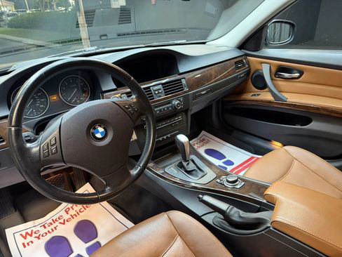 Used 2011 BMW 335i xDrive Sedan AWD/4WD image 16