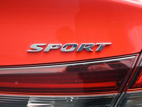 Used 2025 Honda Civic Sport image 11