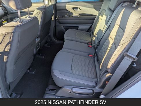New 2025 Nissan Pathfinder SV image 15