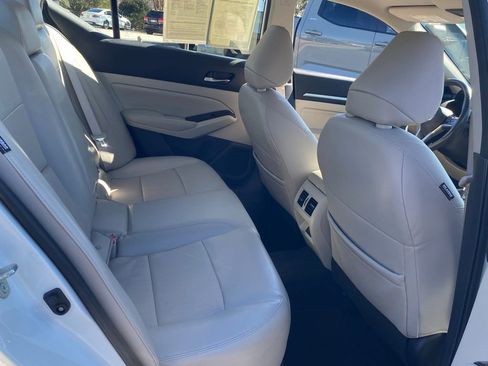 Used 2022 Nissan Altima 2.5 Platinum image 18