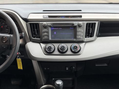 Used 2013 Toyota RAV4 LE AWD/4WD image 21
