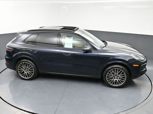 Used 2023 Porsche Cayenne Platinum Edition image 54