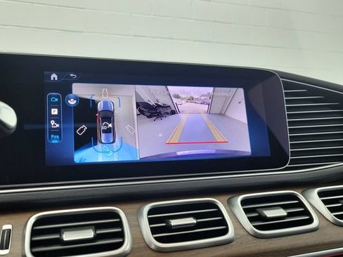 Used 2025 Mercedes-Benz GLS 450 4MATIC image 30