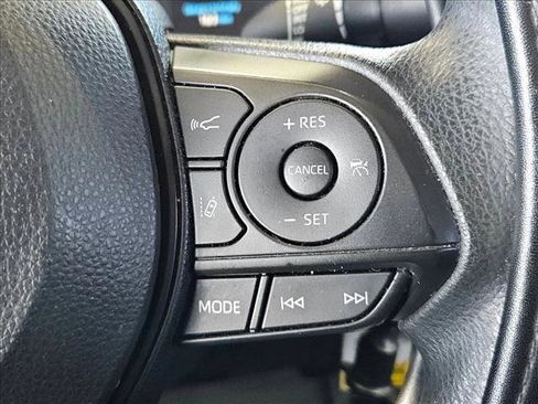 Used 2021 Toyota Corolla LE image 9