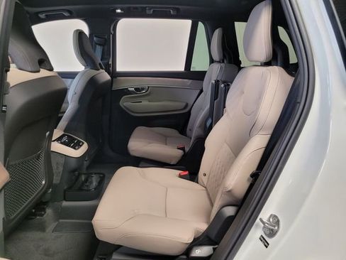 New 2026 Volvo XC90 B6 Plus w/ Protection Package Premier AWD/4WD image 10
