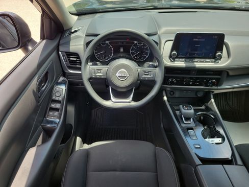 Used 2024 Nissan Rogue S FWD image 15
