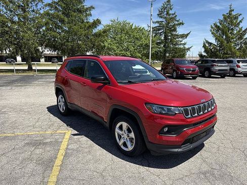 Used 2024 Jeep Compass Latitude AWD/4WD image 46