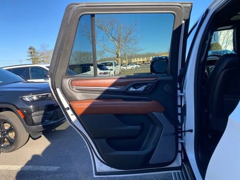 Used 2023 GMC Yukon Denali Ultimate image 27