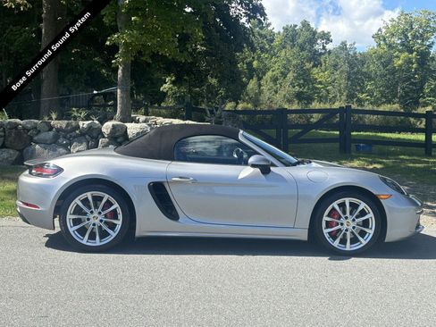 Used 2022 Porsche 718 Boxster S RWD image 3