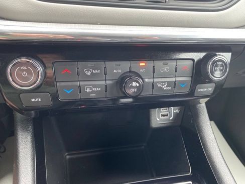 Certified 2023 Jeep Compass Limited AWD/4WD image 35