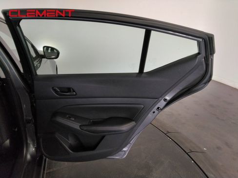 Used 2025 Nissan Altima 2.5 SV image 33