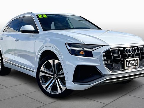 Used 2022 Audi Q8 Premium Plus w/ Premium Plus Package image 3