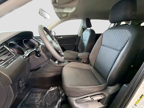 Used 2018 Volkswagen Tiguan S FWD image 21