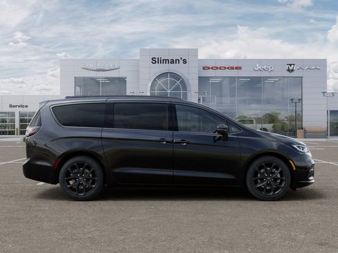 New 2026 Chrysler Pacifica Select w/ S Appearance Package AWD/4WD image 22
