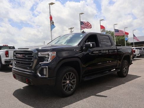 Used 2021 GMC Sierra 1500 AT4 w/ AT4 Premium Package AWD/4WD image 3