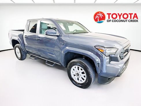 Used 2025 Toyota Tacoma SR5 AWD/4WD image 1