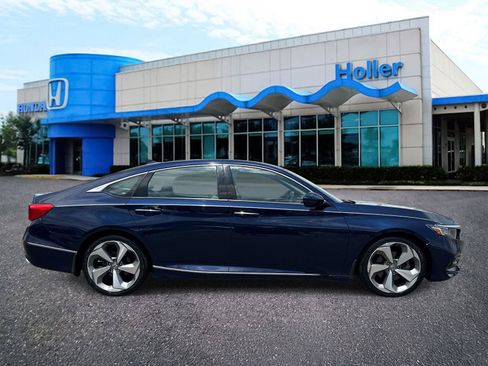 Certified 2018 Honda Accord Touring image 2