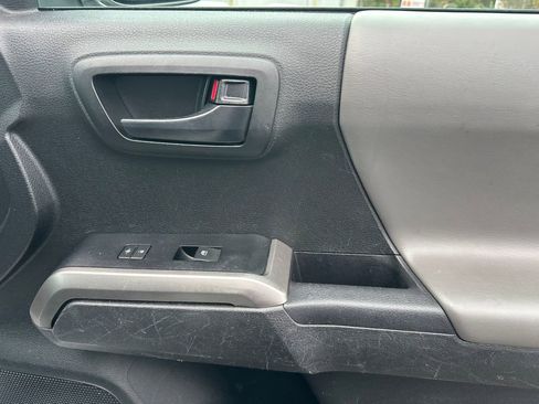 Used 2021 Toyota Tacoma SR5 image 33