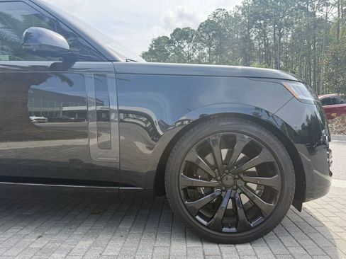 Used 2023 Land Rover Range Rover Long Wheelbase Autobiography image 5