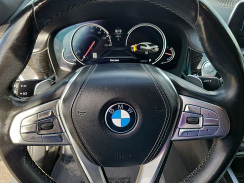 Used 2017 BMW 750i RWD image 19