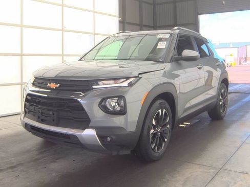 Used 2023 Chevrolet TrailBlazer LT FWD image 1