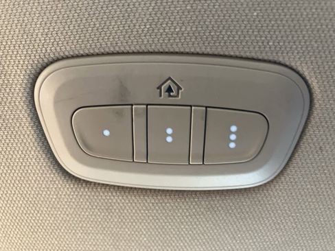 Used 2019 RAM 1500 Laramie image 25