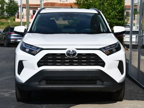 Used 2025 Toyota RAV4 XLE AWD/4WD image 11