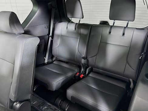 Used 2022 Lexus GX 460 Premium w/ Premium Package image 8