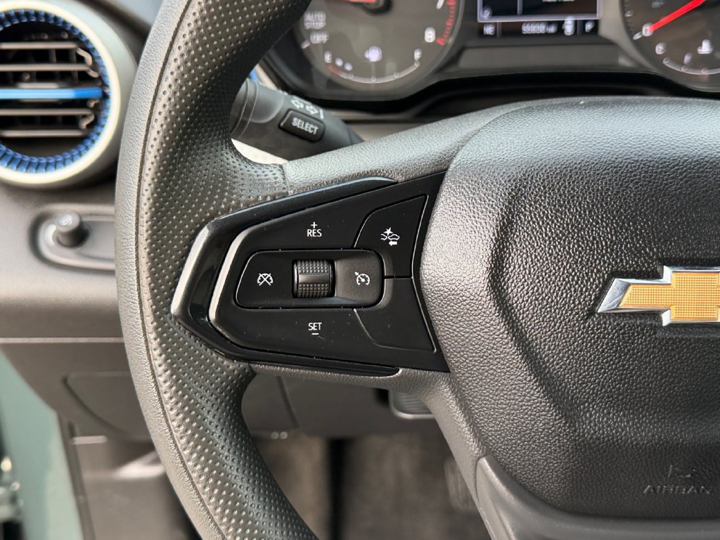 Used 2025 Chevrolet Trax LS w/ Driver Confidence Package FWD image 19