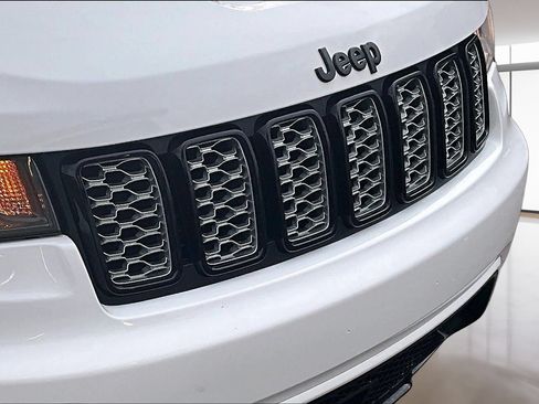 Used 2022 Jeep Grand Cherokee Laredo X RWD image 33