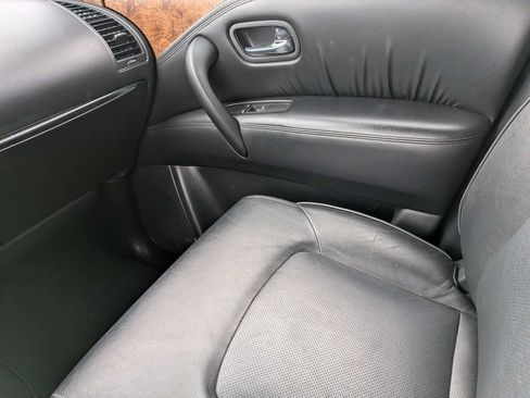 Used 2024 Nissan Armada SL w/ Captain's Chairs Package AWD/4WD image 18