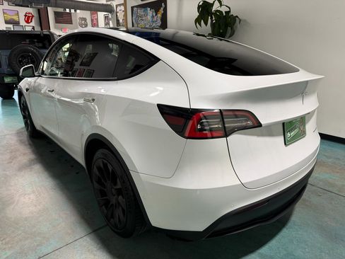 Used 2020 Tesla Model Y Long Range image 4